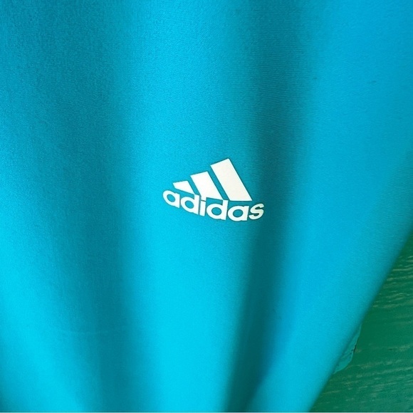 CLEARANCE ADIDAS RASHGUARD SWIM SET 2PC TOP AND CAPRIS SIZE MEDIUM EUC - Picture 7 of 8